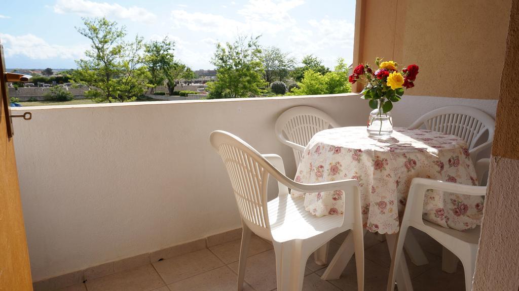 Apartments Red Rose Nin Extérieur photo